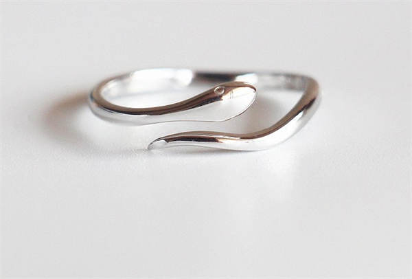 純(chún)銀戒指光澤度的影響因素和檢測(cè)方法