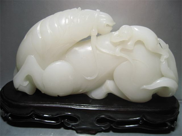 影響(xiǎng)羊脂玉光澤度的因素及測(cè)量注意事項