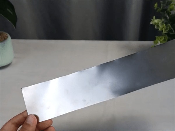 測量鋁片的顔色，選用三恩時TS7700分光測色儀！